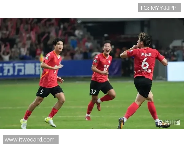 国外足球街头文化的魅力与挑战探索全球街头足球的热情与创新